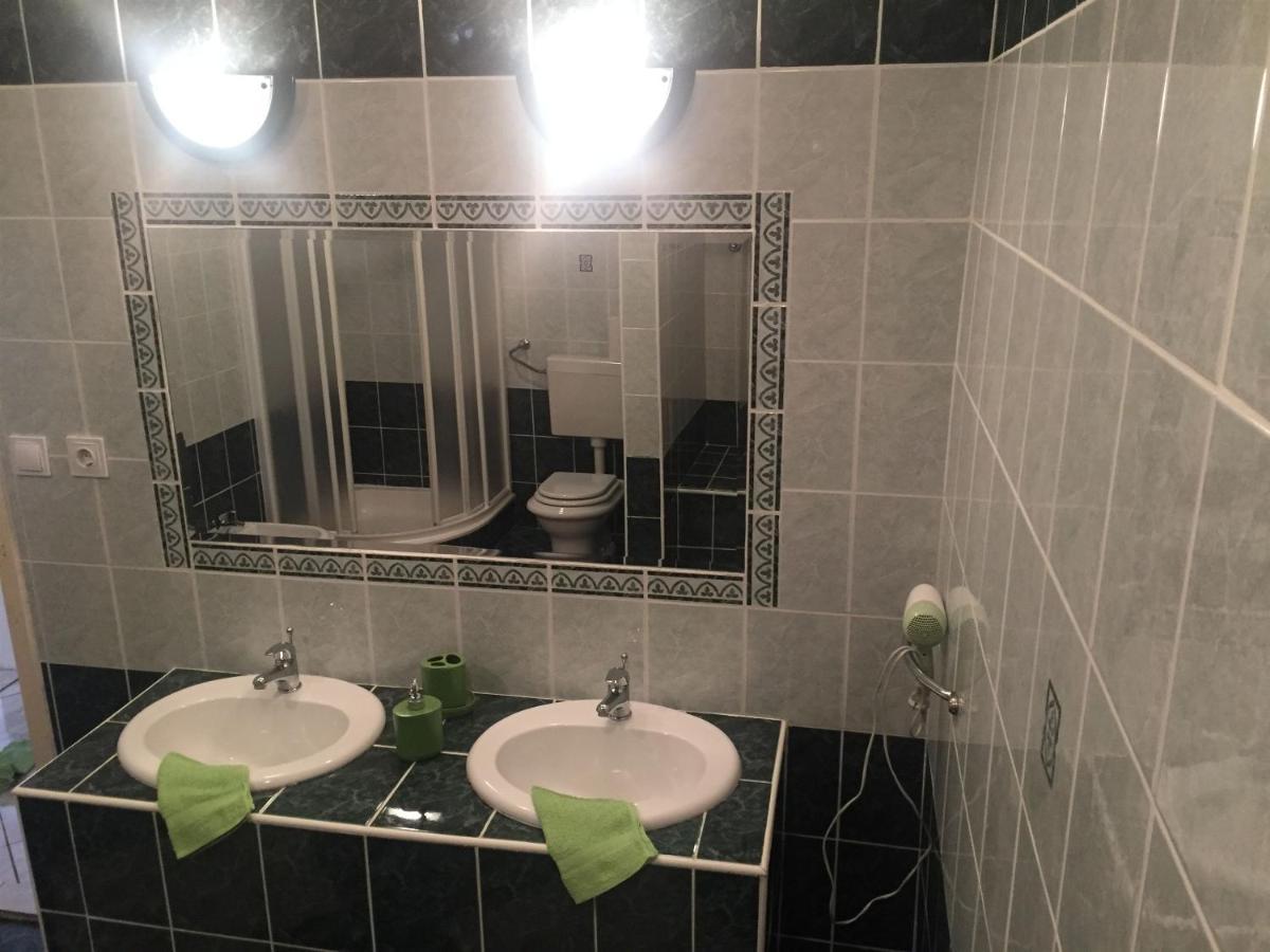 Apartments Tamara Orebić Екстериор снимка